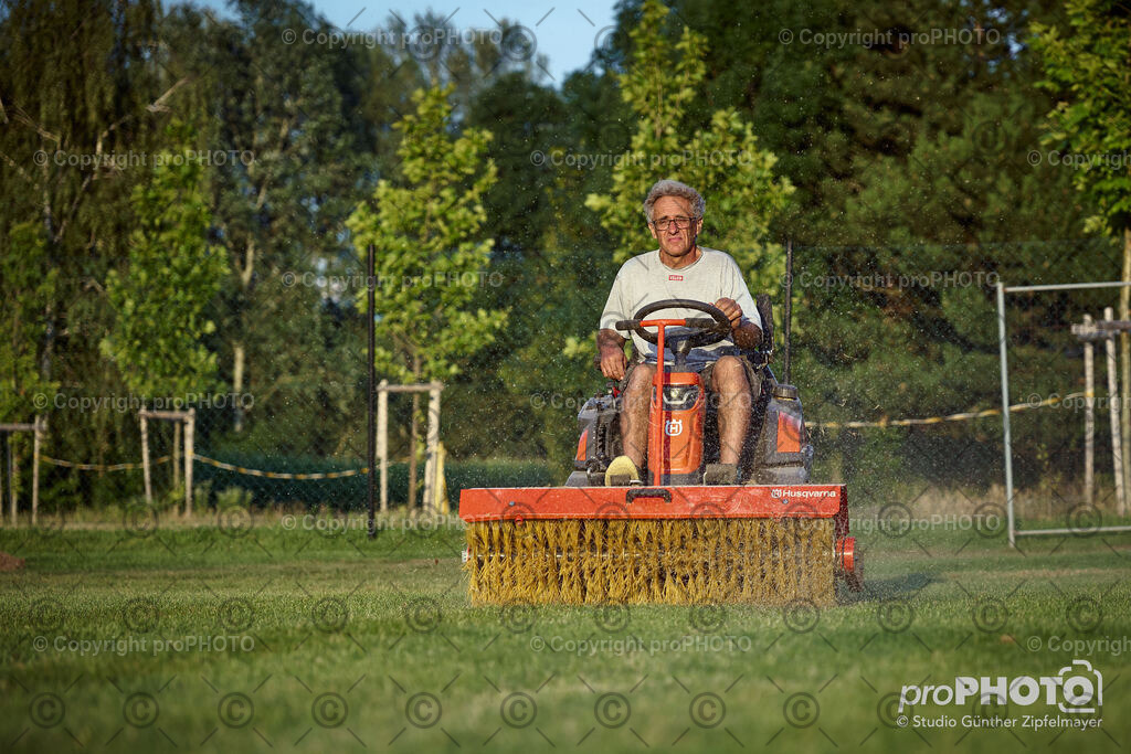 202507_Rernböck-Rasen_NZ9_1396 | proPHOTO - Realisiert mit Pictrs.com