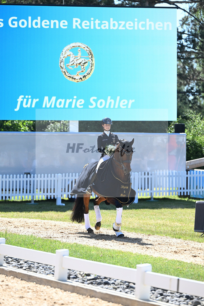 Goldenes Reitabzeichen_Marie Sohler_11253430 | hf-fotografie - Realisiert mit Pictrs.com