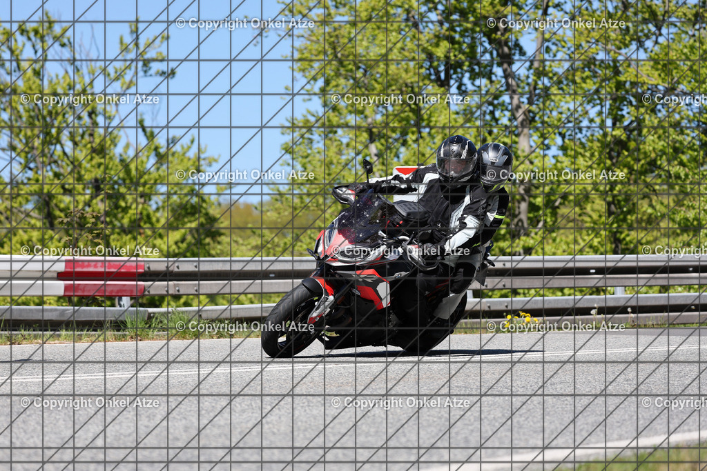 IMG_9784 | Fotograf am Kyffhäuser. Onkel Atze. Kyffhäuser Rennstrecke. Café36. Motorsportfotografie. - Realisiert mit Pictrs.com