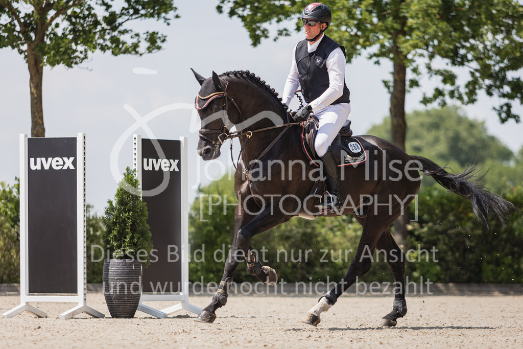 230616_Lemwerder_Springpf-L2-605 | Deine schönsten Turniermomente als professionelle Fotos! Entdecke hochwertige Pferdesport-Fotografie im Online-Shop. Jetzt Fotos finden & bestellen!