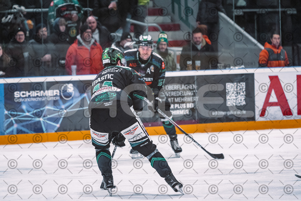Alligators_vs_Memmingen_05_12_2025-169 | Höchstadt Alligators Fotogalerie: Eishockey-Action aus Franken. Professionelle Spielfotos, Portraits & Stadionbilder zum Download. Jetzt entdecken! - Realisiert mit Pictrs.com