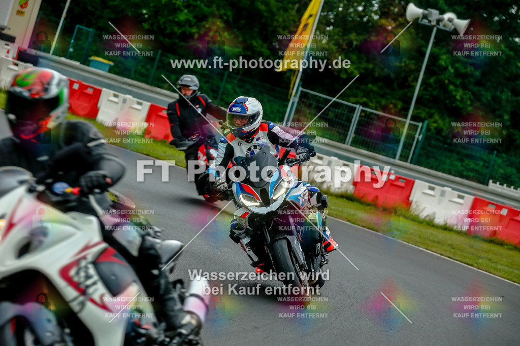 VBK-3559 | Hier findet Ihr Bilder von Touristenfahrten auf der Nürburgring Nordschleife oder von anderen Veranstaltungen die ich besucht habe. Viel Spass beim Durch Schauen 