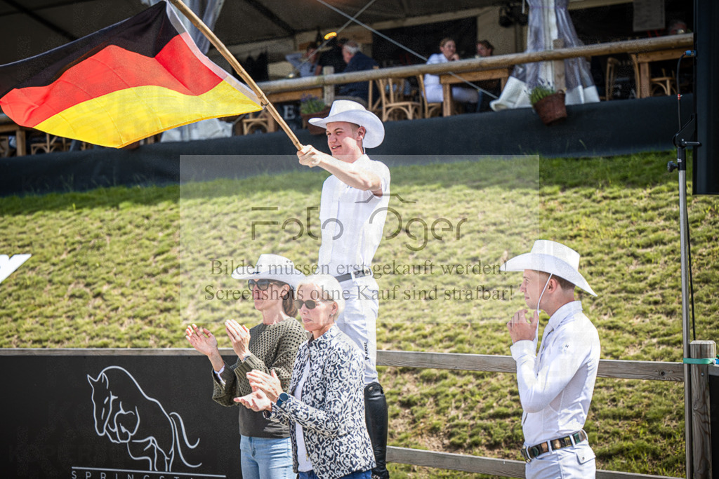 DOS_6679 | Entdecke hochwertige Reitturnierfotos von Foto Oger. Professionell, emotional und authentisch – jetzt Lieblingsmomente im Shop bestellen.Deutschlandweite Turnierfotografie. - Realisiert mit Pictrs.com