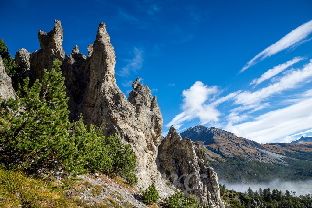 rock formations in Val Mora | Die ideale Geschenkidee für Naturliebhaber. Naturbilder von Marcel Gross Photography für ihr Zuhause in den verschiedensten Formaten und Materialien. - Realisiert mit Pictrs.com