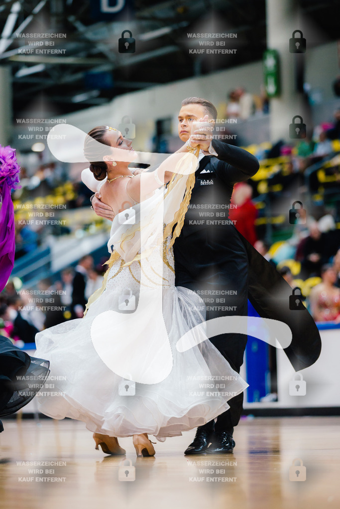 Hessen Tanzt WDSF International Open Standard 87th (25) Vladyslav Davydiuk _ Yelyzaveta Driemina (Switzerland)-2025-05-17-8635 | Webshop for digital downloads and prints of dance sport, event & show photographer Julian Link - Realisiert mit Pictrs.com