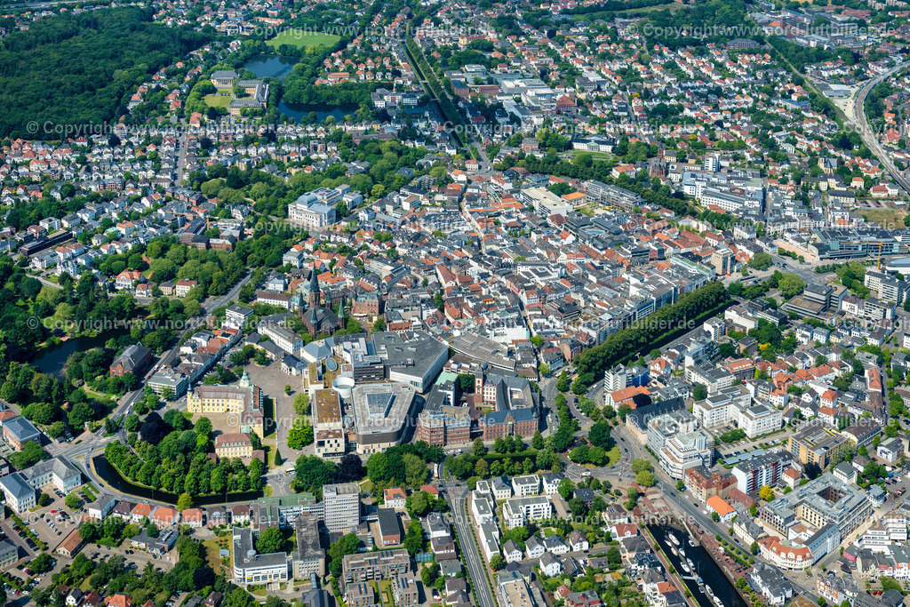 Oldenburg_Innenstadt_ELS_5097050623 | OLDENBURG 05.06.2023 Stadtansicht des Innenstadtbereiches " Oldenburg " an der Straße Theaterwall in Oldenburg im Bundesland Niedersachsen, Deutschland. // City view on down town " Oldenburg " on street Theaterwall in Oldenburg in the state Lower Saxony, Germany. Foto: Martin Elsen