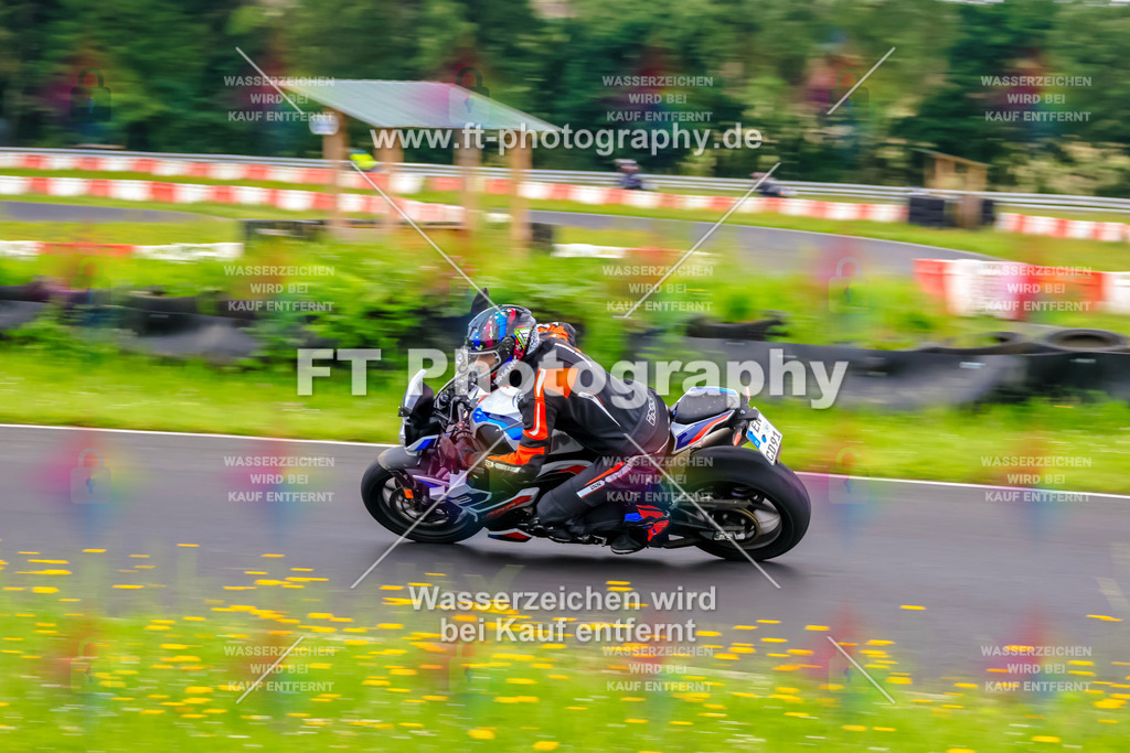 VBK-7170 | Hier findet Ihr Bilder von Touristenfahrten auf der Nürburgring Nordschleife oder von anderen Veranstaltungen die ich besucht habe. Viel Spass beim Durch Schauen 
