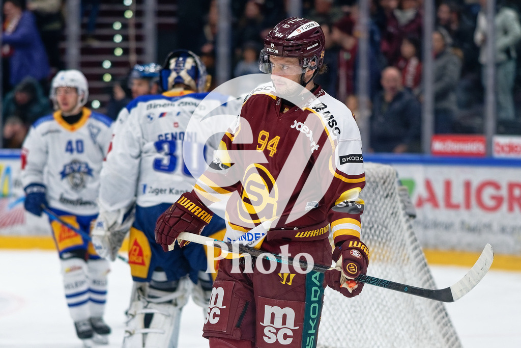 National League - Geneve-Servette HC v EV Zug | Tim Bozon (94 Geneve-Servette HC) portrait (headshot/close up)  during the National League match between Geneve-Servette HC and EV Zug at Les Vernets in Geneva, Switzerland