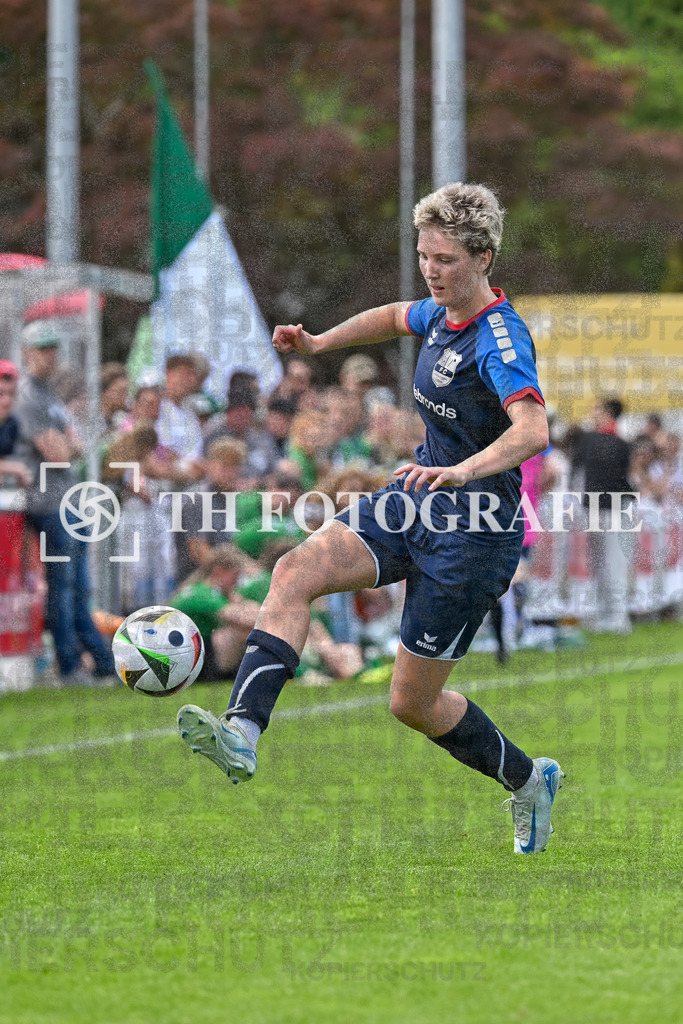 GER, FC Hauingen - SV Waldhaus, Frauen-Fussball, Rothaus Bezirkpokal, Finale, Saison 2024/2025, 29.05.2025 | Veronika Pasch (FC Hauingen, #19)GER, FC Hauingen - SV Waldhaus, Frauen-Fussball, Rothaus Bezirkpokal, Finale, Saison 2024/2025, 29.05.2025Foto: TH Fotografie/Thomas Hess