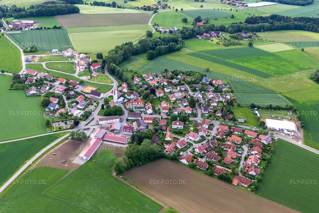 Luftbild: Zogenweiler im Ortsteil Zogenweiler in Horgenzell im Bundesland Baden-Württemberg in Deutschland. – Foto: IMG_131905.jpg vom 26.05.2022 durch Werner Riehm/FLY-FOTO.de – Auflösung des Originals: 4948 x 3298 px – Gemeinde Horgenzell