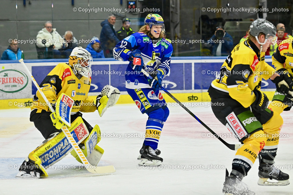 EC IDM Wärmepumpen VSV vs. HC Pustertal | #25 Bernard Andreas HC PUSTERTAL, #12 Pearson Chase EC VSV, #20 Wesley Jashua Jared HC PUSTERTAL, EC IDM Wärmepumpen VSV vs. HC Pustertal, EC IDM Wärmepumpen VSV vs. HC Pustertal am 15.11.2024 in Villach (Stadthalle Villach), Austria, (Photo by Bernd Stefan)