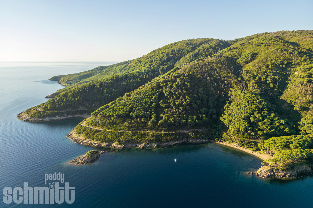 PS-Elba-2026-10 | Entdecke die größte Bildgalerie der Region mit Fotografien aus dem Allgäu, der Bodenseeregion, Oberschwaben, dem Donautal und der Schwäbischen Alb. Landschaften, Luftaufnahmen und Reisefotografie als Wandbild und Fotokunst. - Realisiert mit Pictrs.com