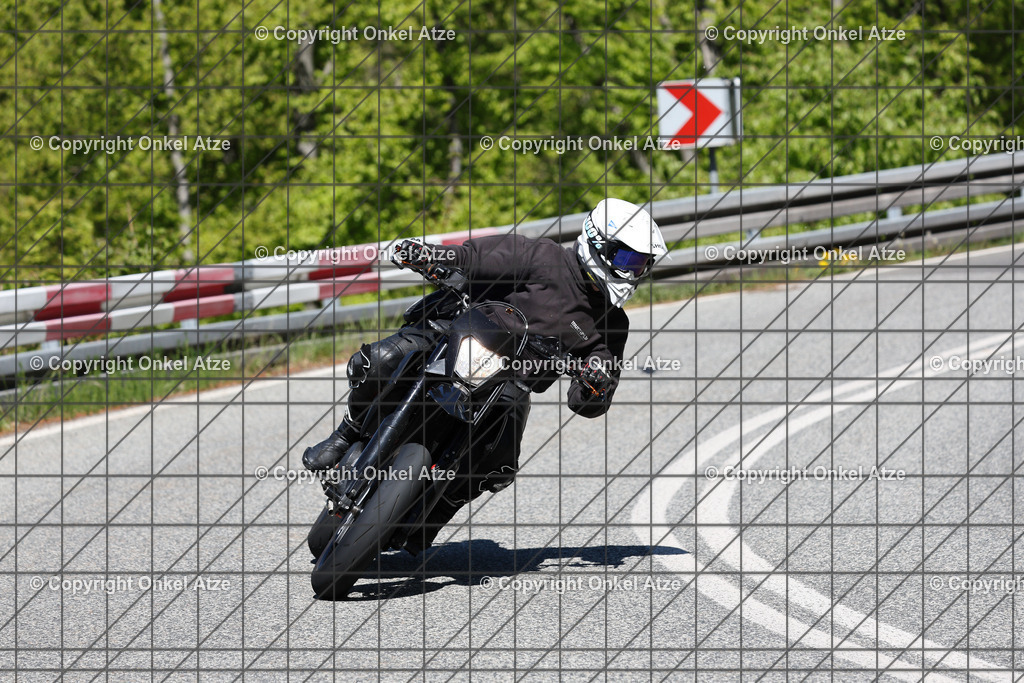 IMG_9694 | Fotograf am Kyffhäuser. Onkel Atze. Kyffhäuser Rennstrecke. Café36. Motorsportfotografie. - Realisiert mit Pictrs.com