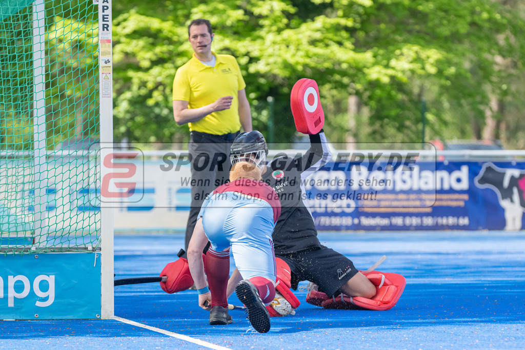 HK_20240414_100492 | 1. Bundesliga Hockey Herren Crefelder HTC - UHC Hamburg am 14.4.2024 CHTC, Krefeld , Joshua Onyekwue Nnaji Torwart ( Crefelder HTC #29 ) , Schmid Henri ( UHC Hamburg #29 )