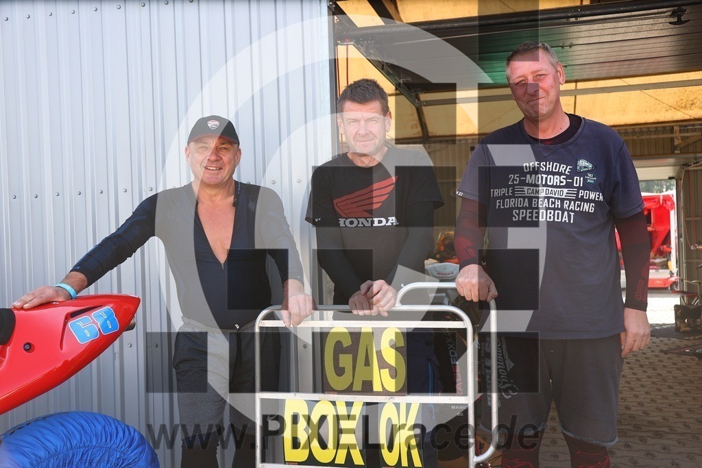 teams-20240905_04814 | Schöne Erinnerungen an spannende Momente - das festzuhalten ist unser Job. PIXELrace.de ist seit 2003 auf den Rennstrecken Europas unterwegs um die Action draußen beim Fahren und die wunderbare Stimmung imm Fahrerlager für euch einzufangen.