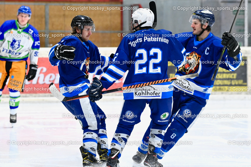 EC Tigers Paternion vs. EC Virgen 12.2.2023 | Jubel EC Paternion Mannschaft, #2 Thaler Tim, #22 Neuschitzer Nino, #8 Ortner Sandro