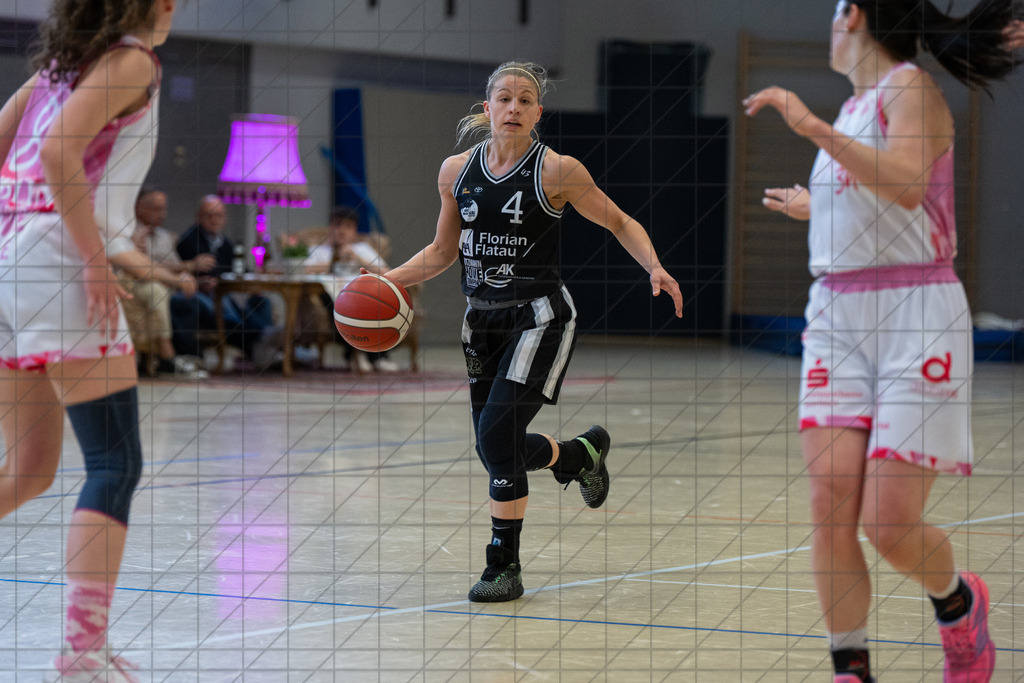 2. DBBL PlayOff 24/25 | 12.04.2025 | Dillingen Diamonds vs. BBC OS | 1/8-Finale, 2. Spiel  | 2. DBBL PlayOff 24/25 | 12.04.2025 | Dillingen Diamonds vs. BBC OS | 1/8-Finale, 2. Spiel  - - - - - CREDIT, www.bullenfotos.de, Martin König, Hörner Weg 40, D-49078 Osnabrück, +4917663732967, Nutzung und Weitergabe nur zu den vereinbarten Zwecken. Presseanfragen an Urheber. Alle Rechte beim Urheber. - - - - - - Realisiert mit Pictrs.com