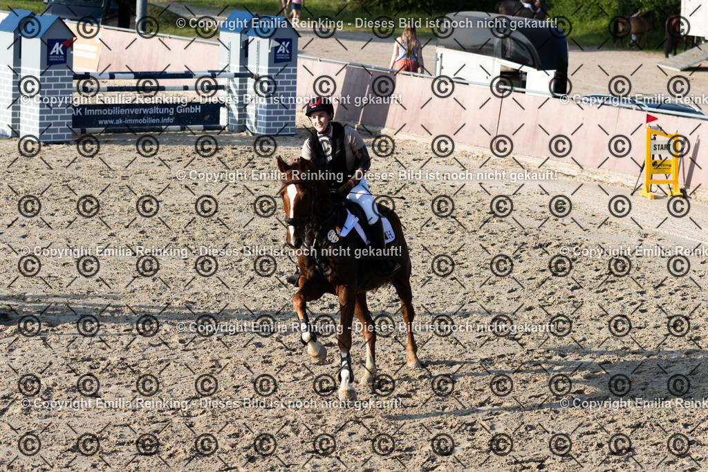 CL5A1547 | Emilia Reinking Fotografie - Realisiert mit Pictrs.com