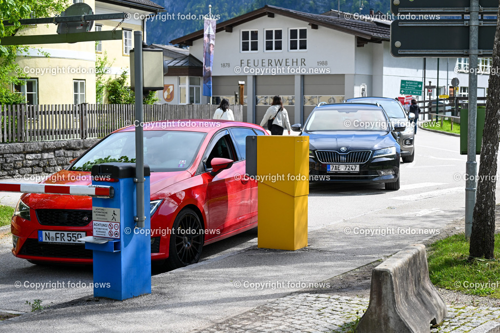 Hallstatt_ 19.05.2023-6 | 19.05.2023, Hallstatt, AUT, Hallstatt, im Bild Wartezeit vor dem Schranken