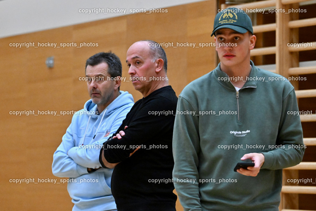 VSV Unihockey vs. SZPK Floorball | Headcoach VSV Unihockey Harald Felsberger, Betreuer Hannes Pühringer VSV Unihockey , Betreuer Karl Dorfer VSV Unihockey, VSV Unihockey vs. SZPK Floorball, VSV Unihockey vs. SZPK Floorball am 23.11.2024 in Villach (Ballspielhalle St. Martin), Austria, (Photo by Bernd Stefan)