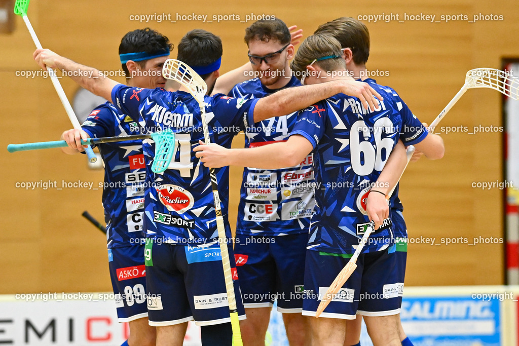 VSV Unihockey vs. IC Graz 17.12.2022 | Jubel VSV Unihockey Mannschaft, #14 Michael Klemm, #74 Luca Wurmitzer, #66 Jakob Rainer, #59 Nino Forelli, #89 Robert Rauter