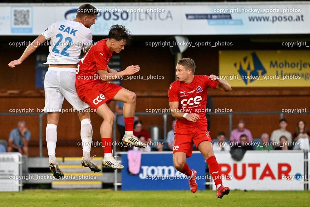 SAK vs. SC St. Veit | #22 Leo Ejup SAK, #30 Maximilian Trappitsch SC St. Veit, #11 Alexander Hofer SC St. Veit, SAK vs. SC St. Veit, SAK vs. SC St. Veit am 19.09.2025 in Klagenfurt (Sportpark Welzenegg), Austria, (Photo by Bernd Stefan)