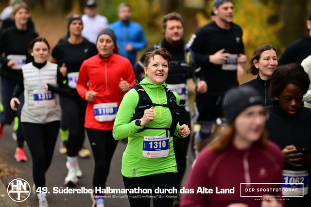 Süderelbe Halbmarathon 2025 I 09.11.2025 I Fotograf_DerSportfotograf.I 00448 | Der Sportfotograf. - Realisiert mit Pictrs.com