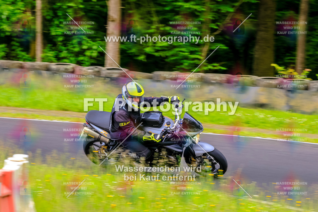 VBK-7740 | Hier findet Ihr Bilder von Touristenfahrten auf der Nürburgring Nordschleife oder von anderen Veranstaltungen die ich besucht habe. Viel Spass beim Durch Schauen 