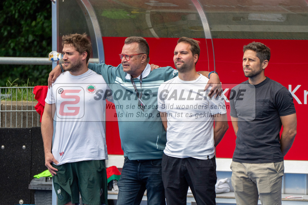 Final4_20250601-1334-HK108515 | Krefeld, Deutschland, 01.06.2025:  Feldhockey Final4 2025 – „Deutsche Feldhockey-Meisterschaften 2025“ Crefelder HTC - Rot-Weiss Köln (Finale Herren) im Gerd-Wellen-Hockeyanlage am 01.06.2025 in Krefeld, Deutschland. (Foto von Kramhöller/Fehrmann/Kaste)Krefeld, Germany, 01.06.2025: Feldhockey Final4 2025 – „Deutsche Feldhockey-Meisterschaften 2025“ Harvestehuder HTC - Düsseldorfer HC (Finale Damen) in Gerd-Wellen-Hockeyanlage at 01.06.2025 in Krefeld, Deutschland. (Foto from Kramhöller/Fehrmann/Kaste)