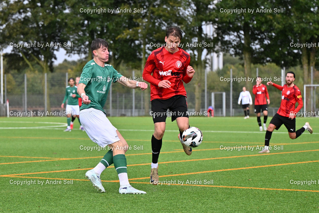 FC Kilia Kiel vs VfB Lübeck II - U21 | Jannis Voß (Kilia #6) vs Timm Steiner (Lübeck #24) / Fußball-Oberliga Männer 2026/2027 / FC Kilia Kiel vs VfB Lübeck II - U21 / Kilia Sportplatz / Kiel / 10.10.26 - Realisiert mit Pictrs.com