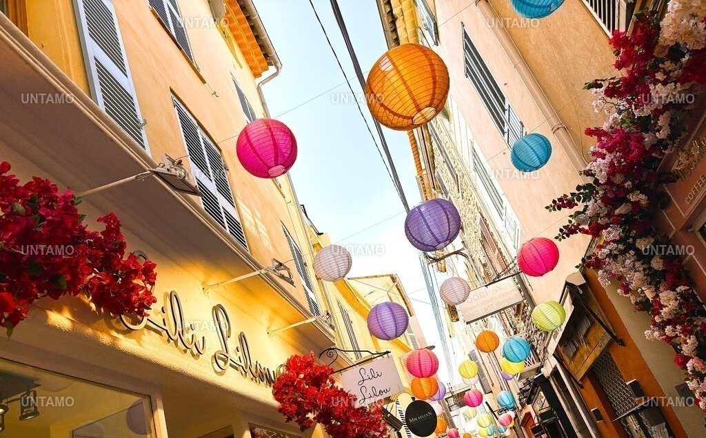 Antibes Gassen | untamo - Realisiert mit Pictrs.com