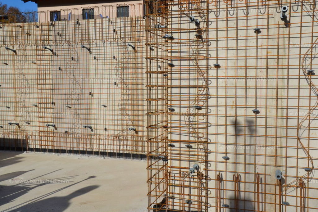 bib-lg04-betonarbeiten-0602 | Nach LV-Leistungsgruppen sortierte Detailfotos über den Bau eines Hauses. Alle Hausbau-Bilder direkt vom Urheber und Autor der Website Haus-Selber-Bauen.com