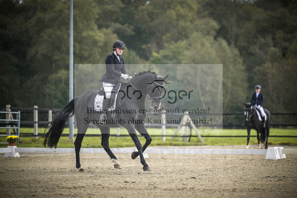 DOS_B569 | Entdecke hochwertige Reitturnierfotos von Foto Oger. Professionell, emotional und authentisch – jetzt Lieblingsmomente im Shop bestellen.Deutschlandweite Turnierfotografie. - Realisiert mit Pictrs.com