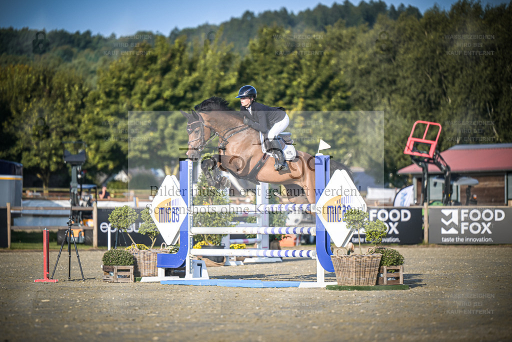 DOS_0375 | Entdecke hochwertige Reitturnierfotos von Foto Oger. Professionell, emotional und authentisch – jetzt Lieblingsmomente im Shop bestellen. - Realisiert mit Pictrs.com