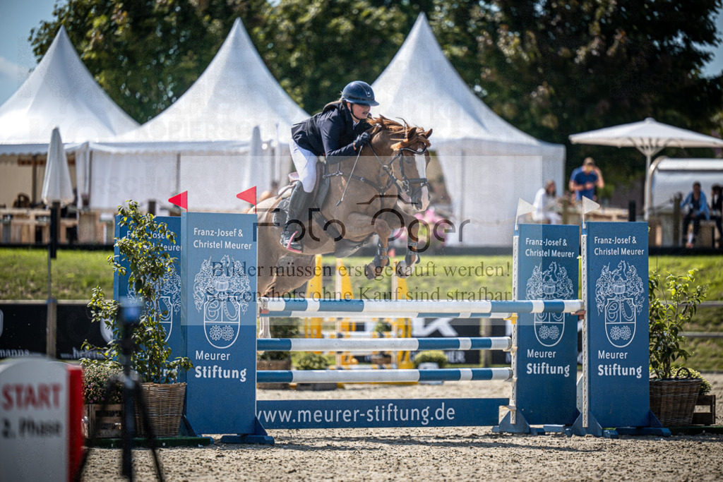 DOS_1744 | Entdecke hochwertige Reitturnierfotos von Foto Oger. Professionell, emotional und authentisch – jetzt Lieblingsmomente im Shop bestellen.Deutschlandweite Turnierfotografie. - Realisiert mit Pictrs.com