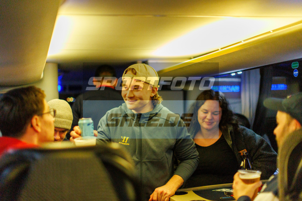 Iserlohn Roosters - Red Bull Muenchen | 
DEL: Iserlohn Roosters - Red Bull Muenchen - Realisiert mit Pictrs.com