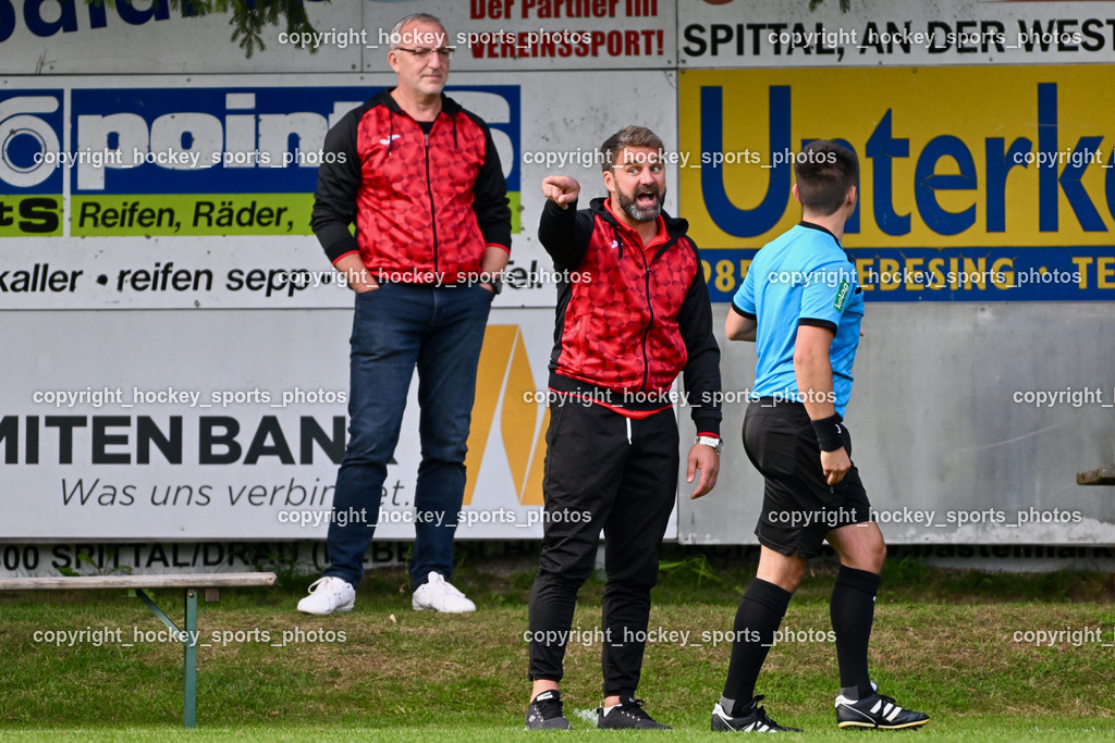 FC ASKÖ Gmünd vs. Union Matrei  | Headcoach FC Gmünd Rudolf Schönherr, Mathias Bodner Referee, Gelbe Karte, FC ASKÖ Gmünd vs. Union Matrei , FC ASKÖ Gmünd vs. Union Matrei  am 21.09.2024 in Gmünd (Sportplatz Gmünd), Austria, (Photo by Bernd Stefan)