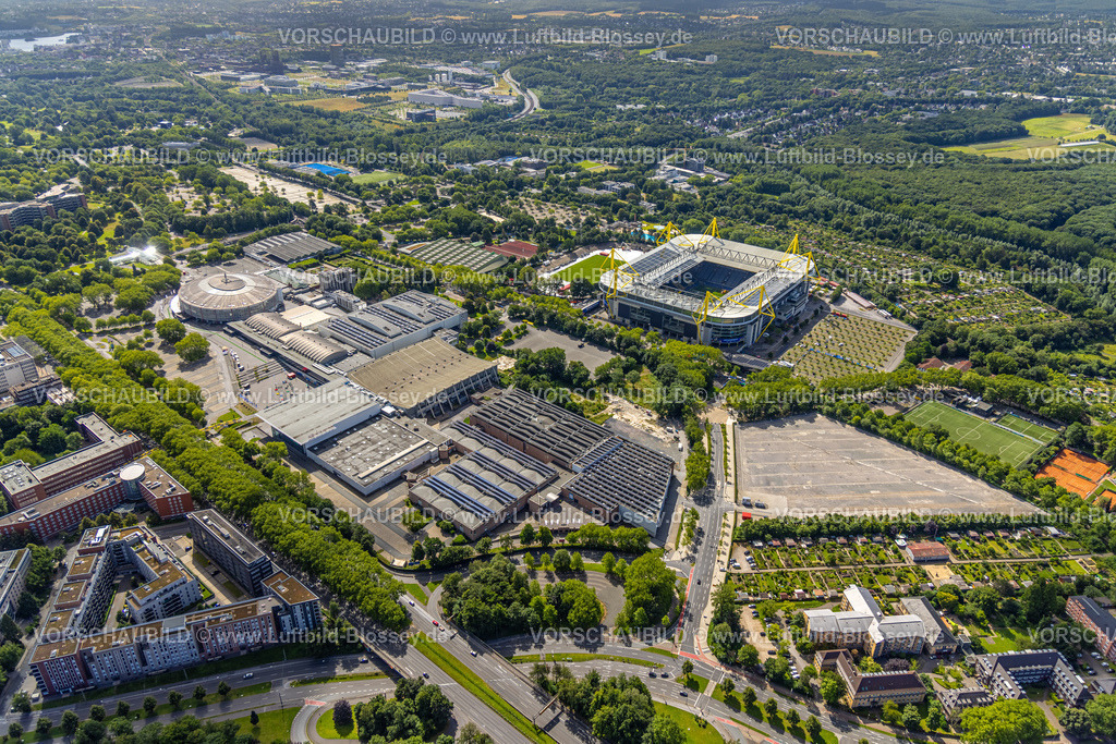 Dortmund240700101 | Luftbild, Signal Iduna Park, auch Westfalenstadion, Bundesligastadion des BVB 09 Borussia Dortmund, ein Spielort der UEFA Euro 2024, Westfalenhallen Messekomplex und Veranstaltungsort für Events, Westfalenhalle, Dortmund, Ruhrgebiet, Nordrhein-Westfalen, Deutschland