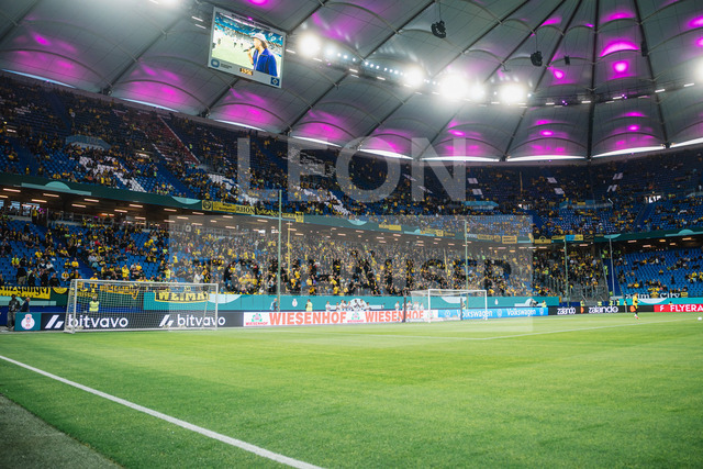 DFB-Pokal: HEBC - Borussia Dortmund, 01.09.2026 | Volksparkstadion füllt sich mit BVB Fans; Fußball, DFB-Pokal, 1. Runde: HEBC vs. Borussia Dortmund am 01.09.2026 im Volksparkstadion, HamburgDFB REGULATIONS PROHIBIT ANY USE OF PHOTOGRAPHS AS IMAGE SEQUENCES AND/OR QUASI-VIDEO. - Realisiert mit Pictrs.com