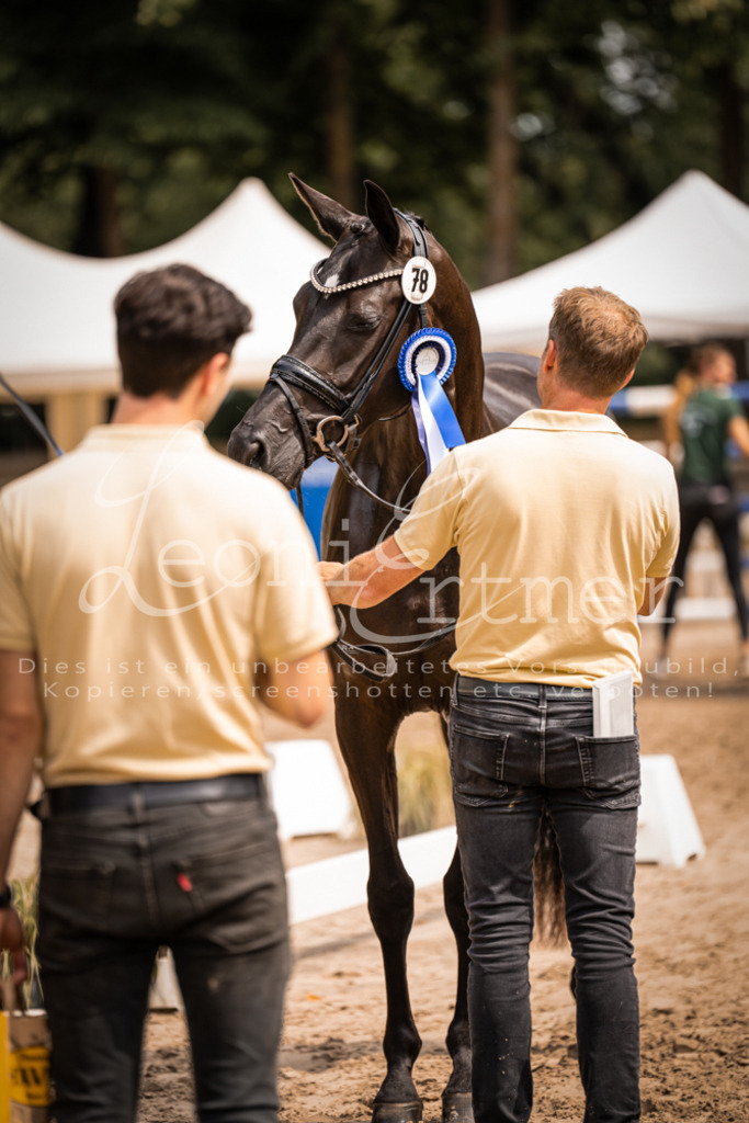 4.Fr00218 | Leoni Ertmer Photography - Realisiert mit Pictrs.com