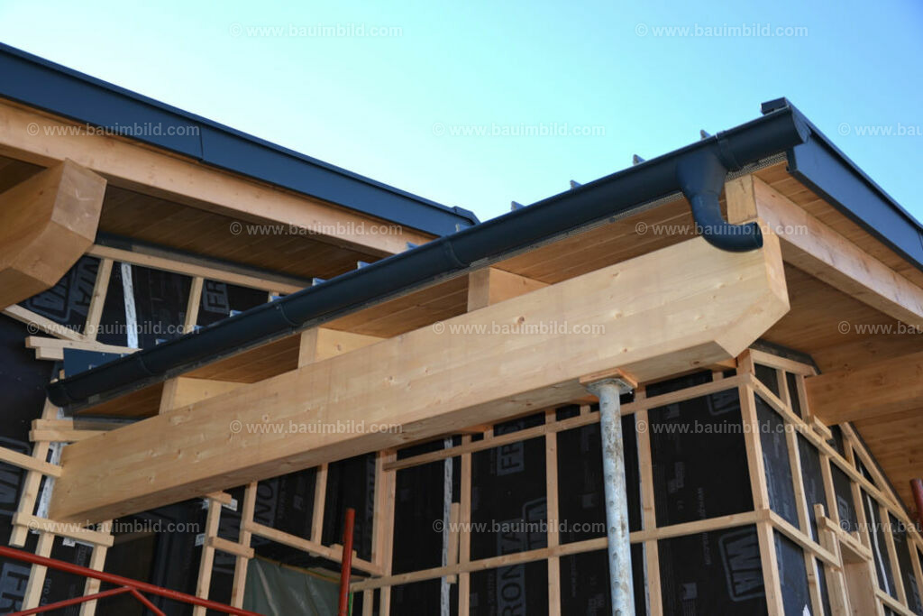 bib-lg11-spenglerarbeiten-0195 | Nach LV-Leistungsgruppen sortierte Detailfotos über den Bau eines Hauses. Alle Hausbau-Bilder direkt vom Urheber und Autor der Website Haus-Selber-Bauen.com