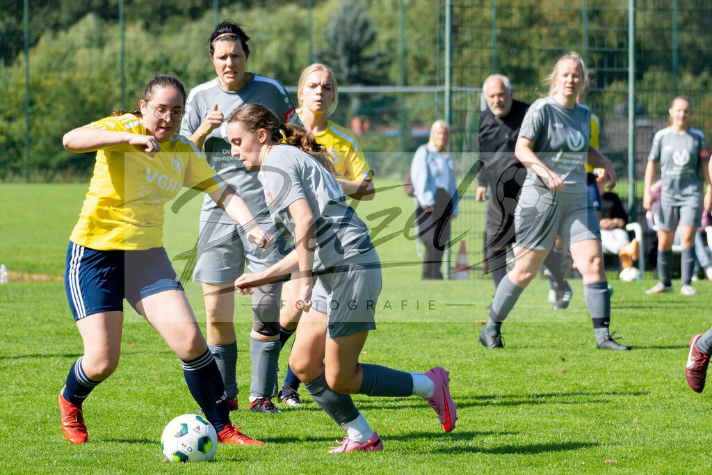 20260906_RULSVK_0973 | Fußball, Frauen:   beim Spiel der Kreisliga zwischen SG Rulle/Haste vs. SV Kettenkamp am 06.09.2026 im Stavermann-Sportpark in Rulle/Wallenhorst, Deutschland.(Foto von Nico Paetzel) - Realisiert mit Pictrs.com