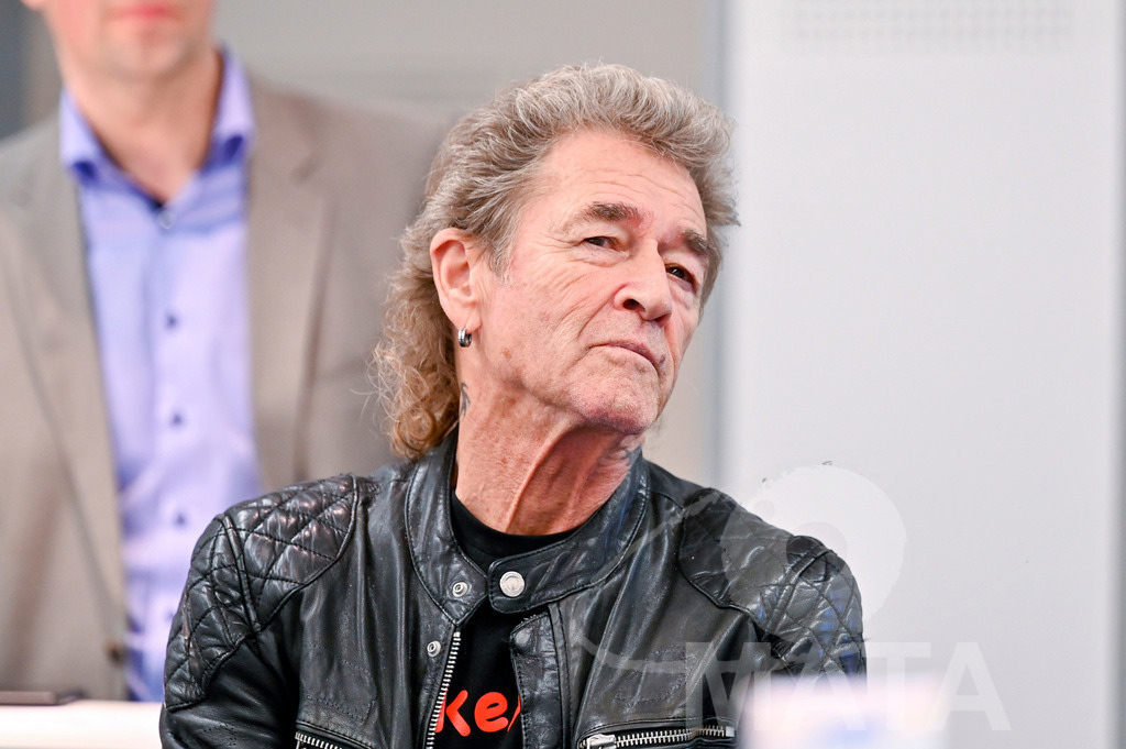 _DWI1819 | Peter Maffay bei Presse Konferenz auf der Stand Play Mobil bei der Spielwarenmesse in Messe Nürnberg. Nürnberg, 31.01.2023 - Realisiert mit Pictrs.com