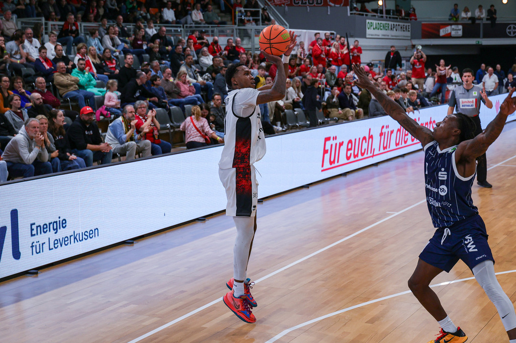 BAYER GIANTS vs VfL Sparkassenstars Bochum-113 | Fotos von Basketballspielen aus dem Raum NRW fotografiert von Gero Mueller-Laschet und Daniel Schaefer - Realisiert mit Pictrs.com