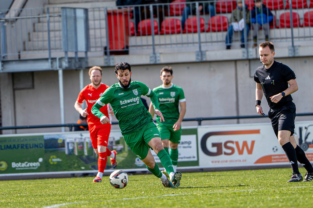 Fußball I Herren I Saison 2025-2026 I Bezirksliga Weser-Ems 4 I 26. Spieltag I VFL Oythe - SV Hansa Friesoythe I 20023 | jns.sportfotos - Realisiert mit Pictrs.com