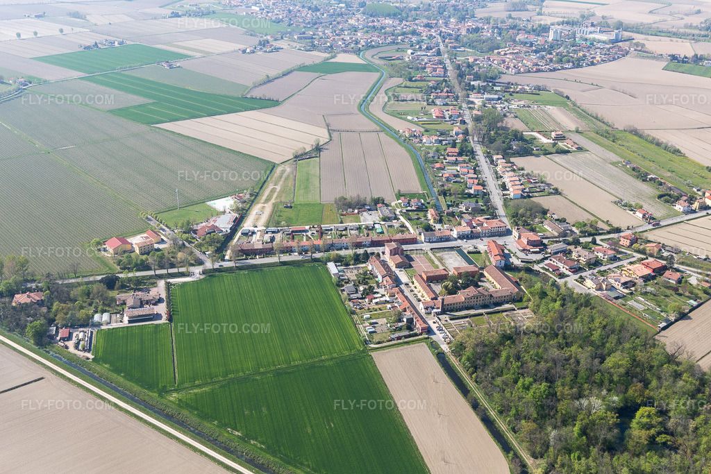 Aerial view: View of the town in Alvisopoli in the state Veneto, Italy.Photo: IMG_098145.jpg taken on 04/03/2017 by Werner Riehm/FLY-FOTO.comResolution of the original: 4988 x 3326 px