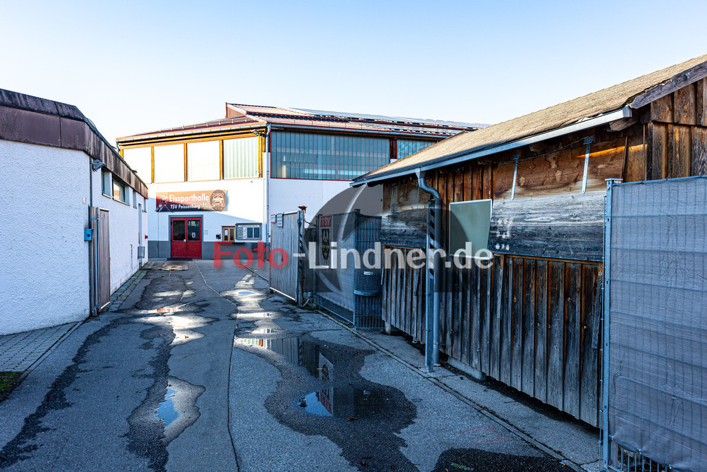 Gebäude | Eisstadion Peißenberg 2024/25, Gebäude, 20241115,Eingang zum Stadion,2024-11-15 in Peißenberg (Eisstadion Peißenberg)Copyright: WolfgangxLindner foto-lindner.de