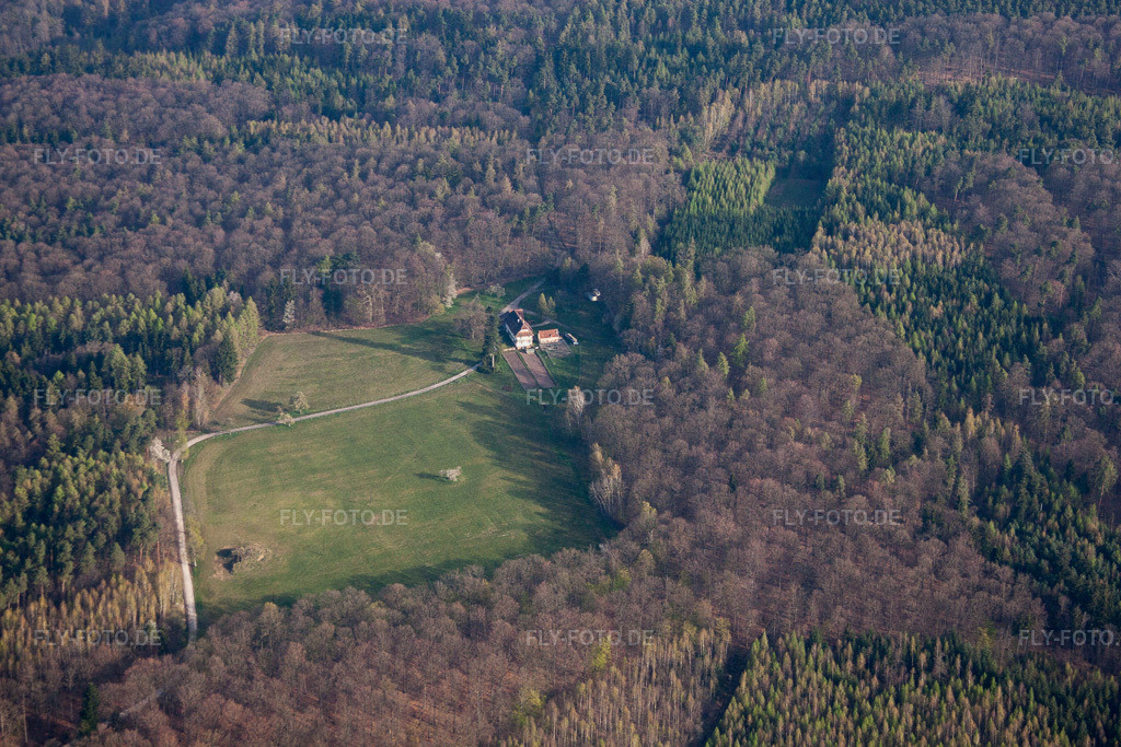 Ortsansicht | Luftbild: Ortsansicht in Nehwiller-près-Wœrth im Bundesland Bas-Rhin in Frankreich. Foto: IMG_63697.jpg vom 30.03.2014 durch Werner Riehm/FLY-FOTO.de - Realisiert mit Pictrs.com