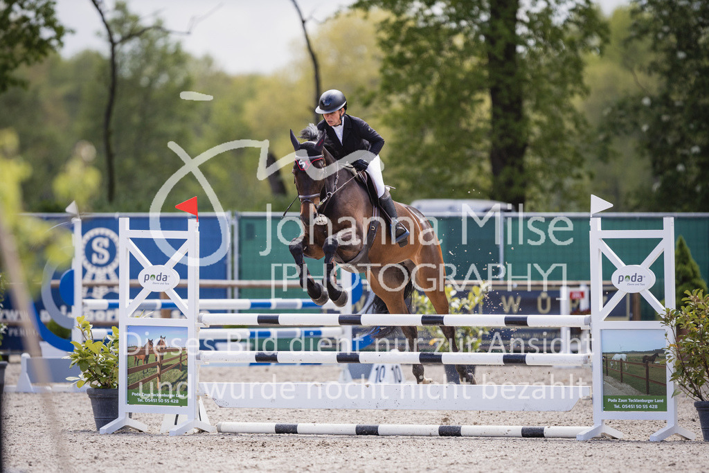 230516_Mühlen_03SprPf-A-425 | Deine schönsten Turniermomente als professionelle Fotos! Entdecke hochwertige Pferdesport-Fotografie im Online-Shop. Jetzt Fotos finden & bestellen!