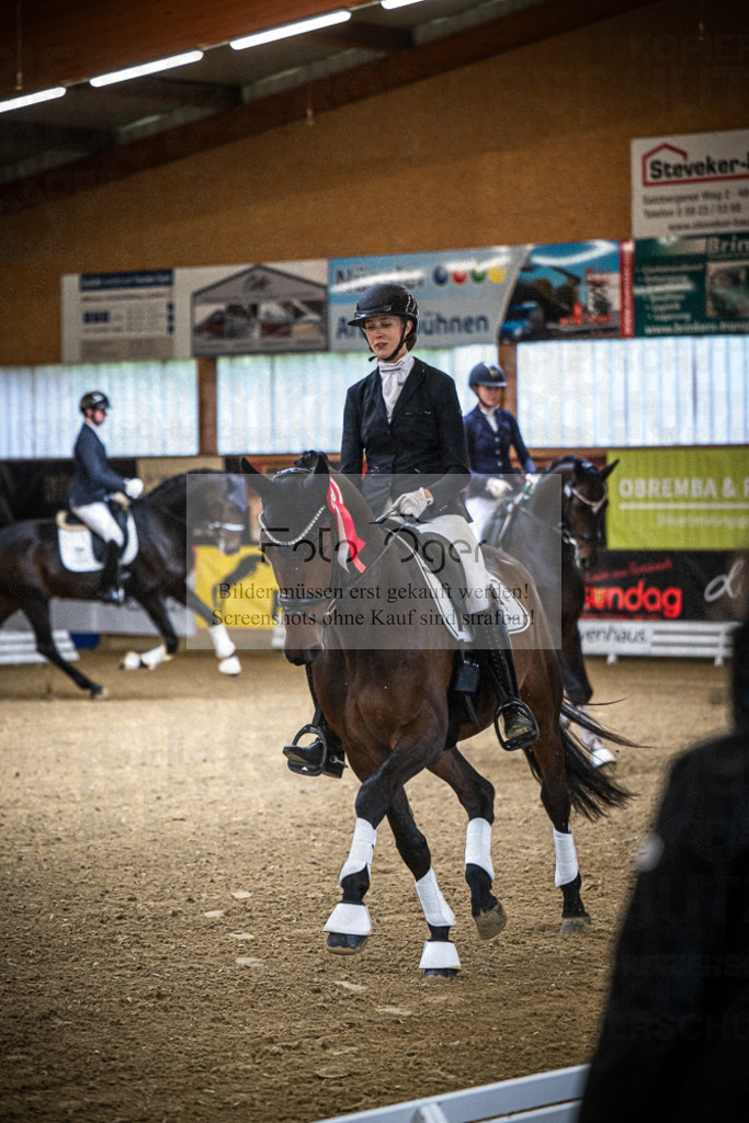 DOS_0130 | Entdecke hochwertige Reitturnierfotos von Foto Oger. Professionell, emotional und authentisch – jetzt Lieblingsmomente im Shop bestellen.Deutschlandweite Turnierfotografie. - Realisiert mit Pictrs.com